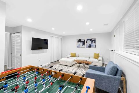 Mid-Century,4BDR,3 LVL,Close To IAD Airport