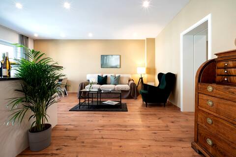 Central 80 sqm city apartment (No. 4) for 4 people.
