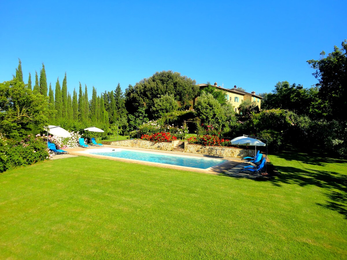 Top Airbnb: Country San Gimignano - Tramonto Apt in San Gimignano