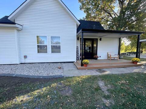 Modern Home in Gallatin