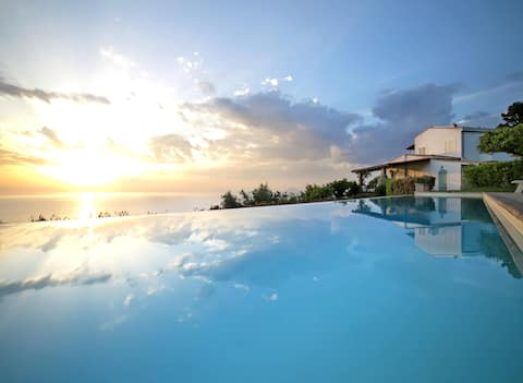 VILLA LAURA-Luxury villa in Sicily
