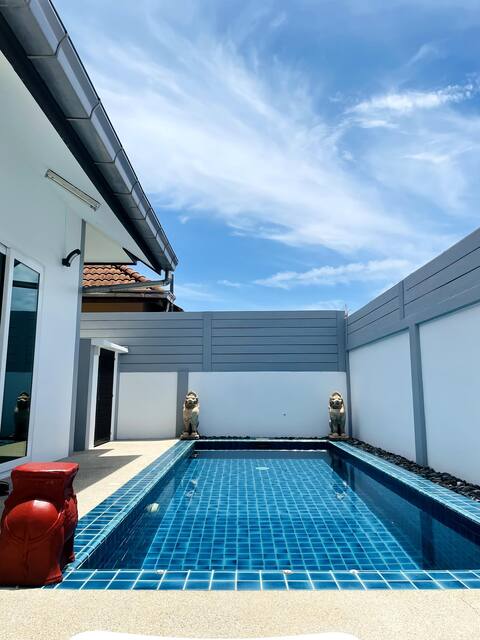 very nice villa with swimming pool.