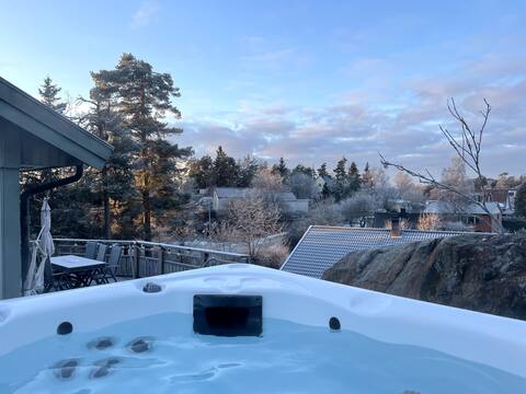 Homey Villa with Hot Tub