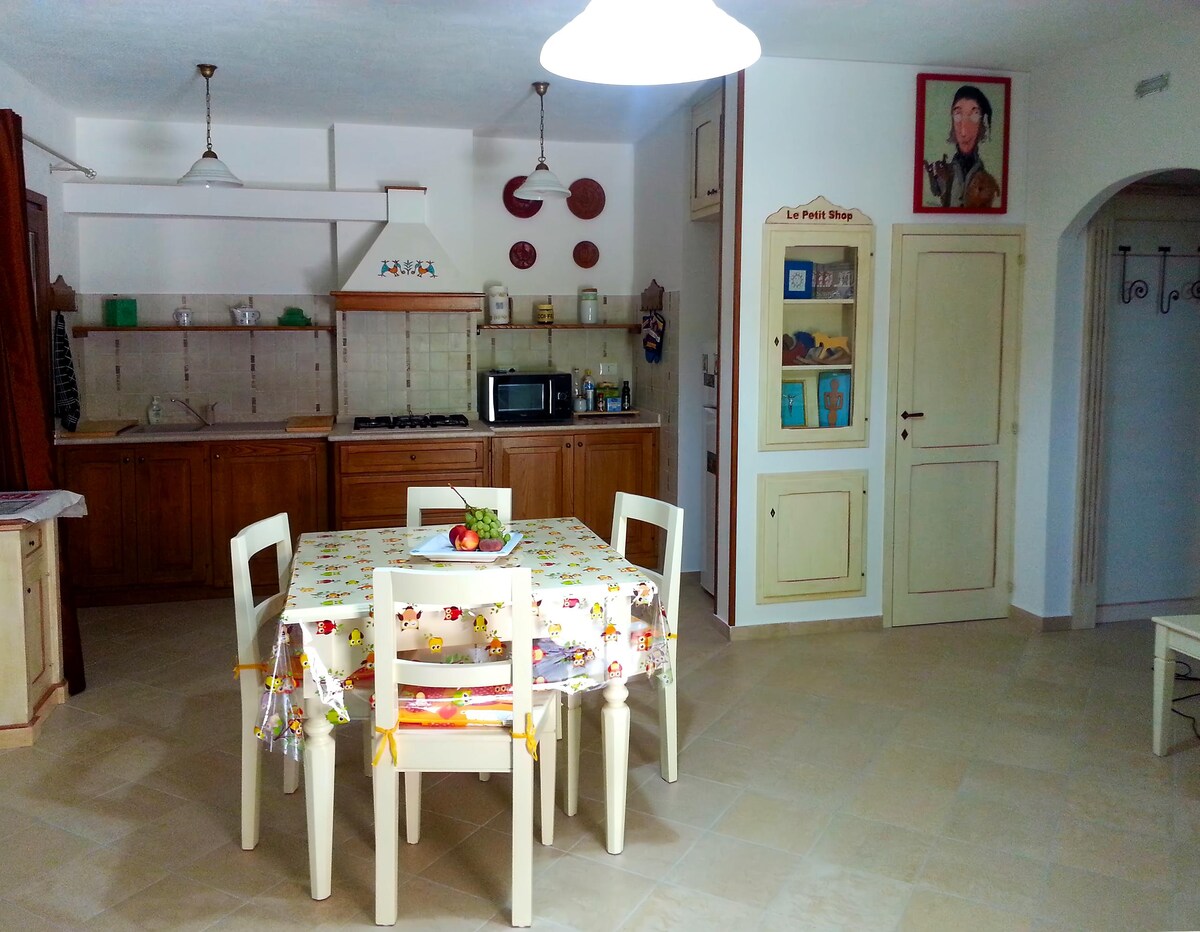 Beliebte Airbnb-Anzeige: The workshop of ideas. in Orosei