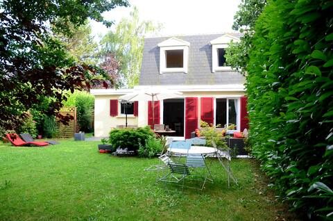 Villa near Disneyland and Paris with swimming pool