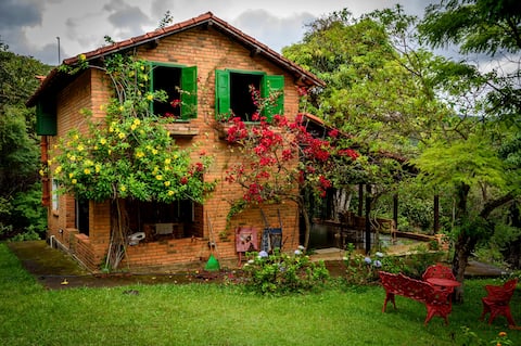 Amazing Rustic Chalet | 8 Private Waterfalls