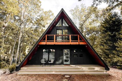 Hey Frame: Modern A-frame Cabin on Lake Hartwell
