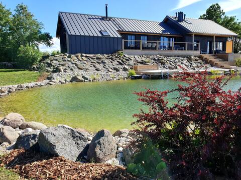 Villa Mere. Private 25 hectare estate by the sea