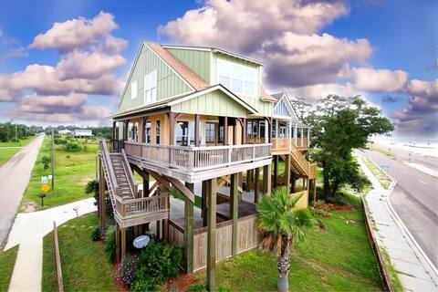 The Nest, a waterfront cottage!