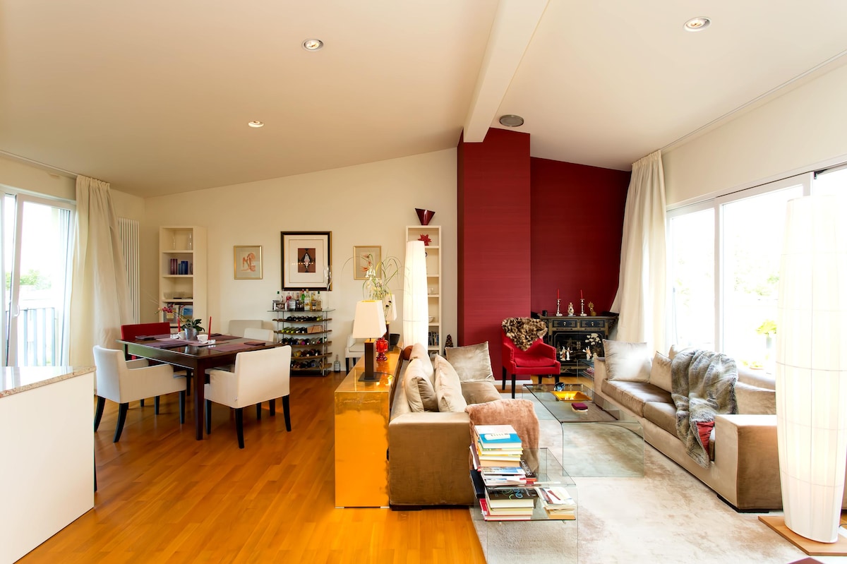 Top Airbnb: Luxury Penthouse, 2 BDR, 2 Baths, AC in Wilmersdorf