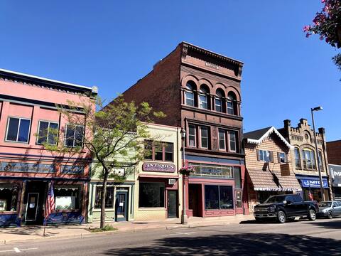 The Garland City Downtown Apartment