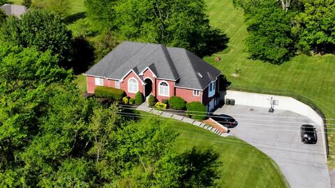 Beautiful Nashville Area Hillside Home