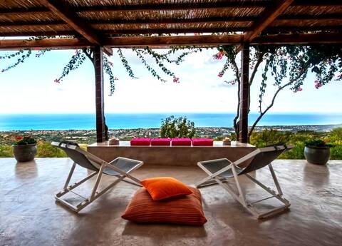 Villa with swimming pool near Cefalù