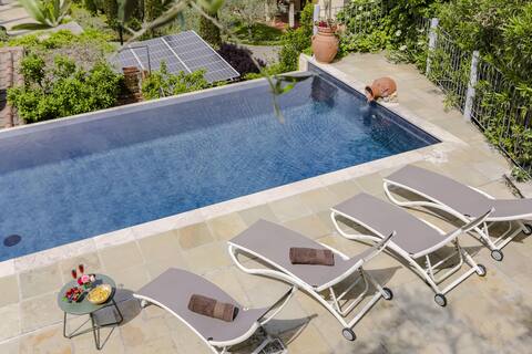 Lolu villa with private heated pool