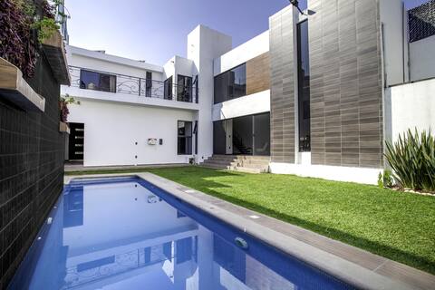 Modern House With Private Pool! 24hr security