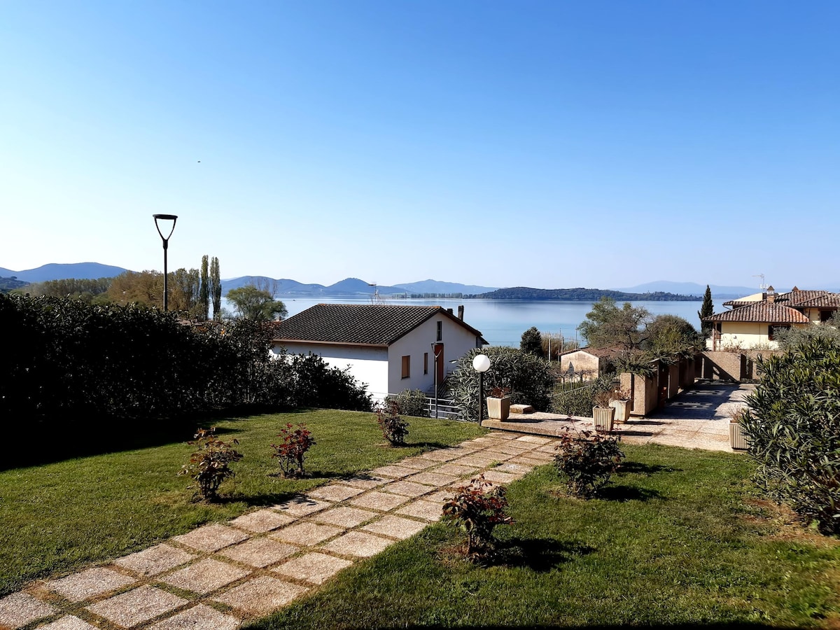 Propriété Airbnb réussie: Pearl on the lake à Magione