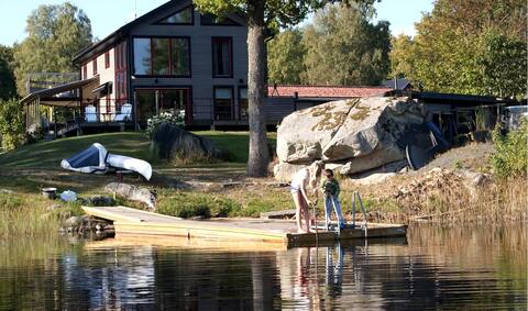Large house by idyllic Långasjön with jetty & boat