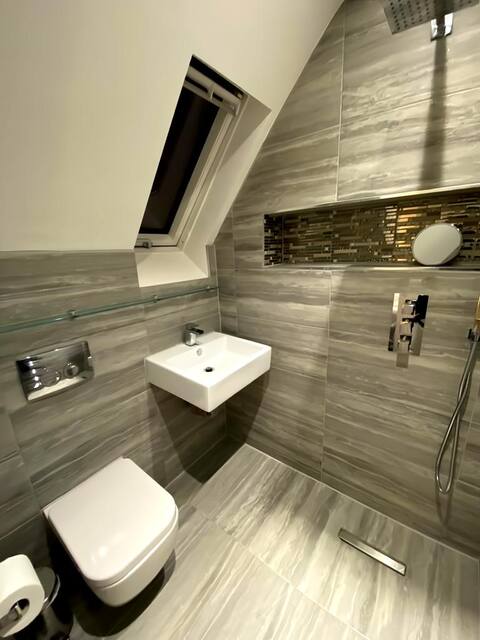 Luxury 4 bed house in Swindon