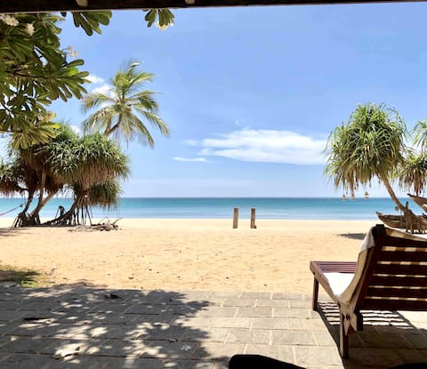Moon Isle Beach Bungalow Nilaveli Triple room 3bed