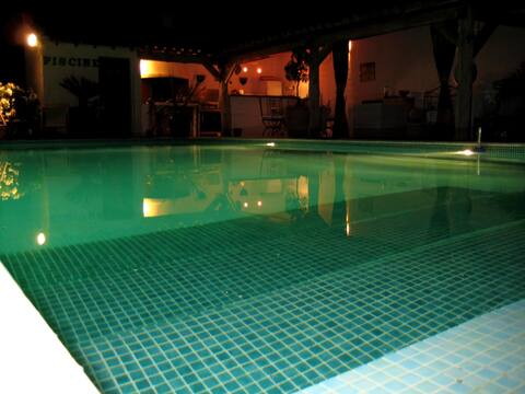 Country house with swimming pool 8 people
