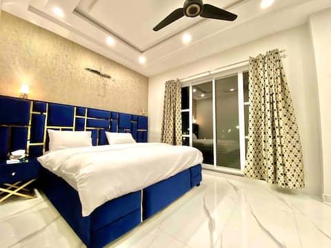 Chic & Cozy - Modern Home in DHA