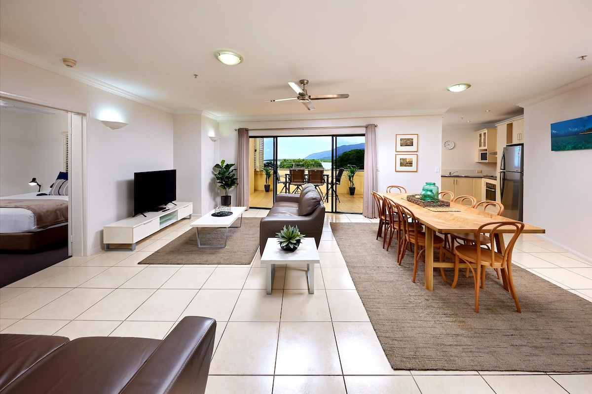 Popular Airbnb listing: 3 Bedroom Apartment with Partial Water Views in Cairns City
