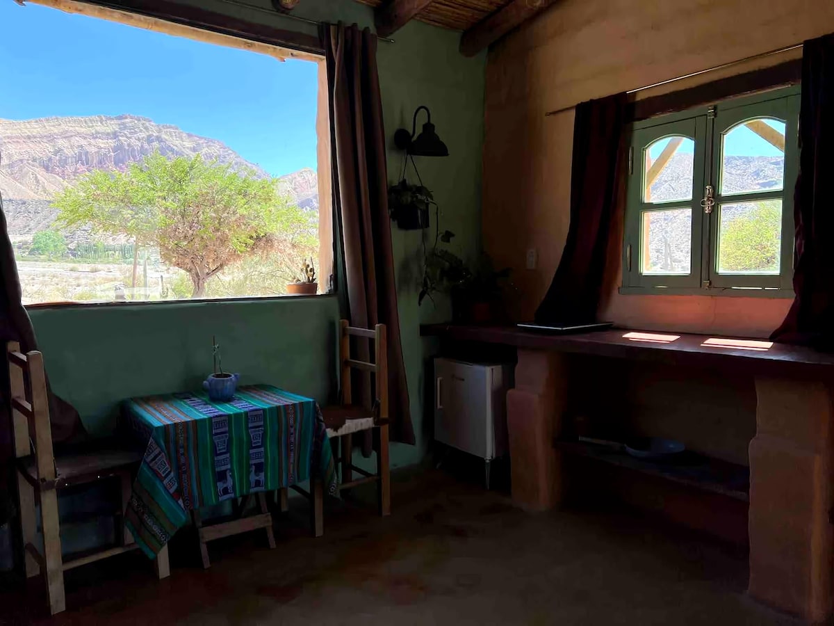 Successful Airbnb property: The Yellow Juella Refuge in Jujuy