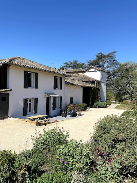 "Charming house in the countryside, heated pool