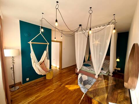 NEW!! Sky View & Cozy Apartment & TOP Location