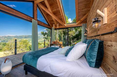 Le Hêne cozy glazed nest with 180° views