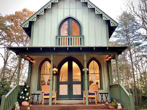 Peaceful Haven: nature & charming town