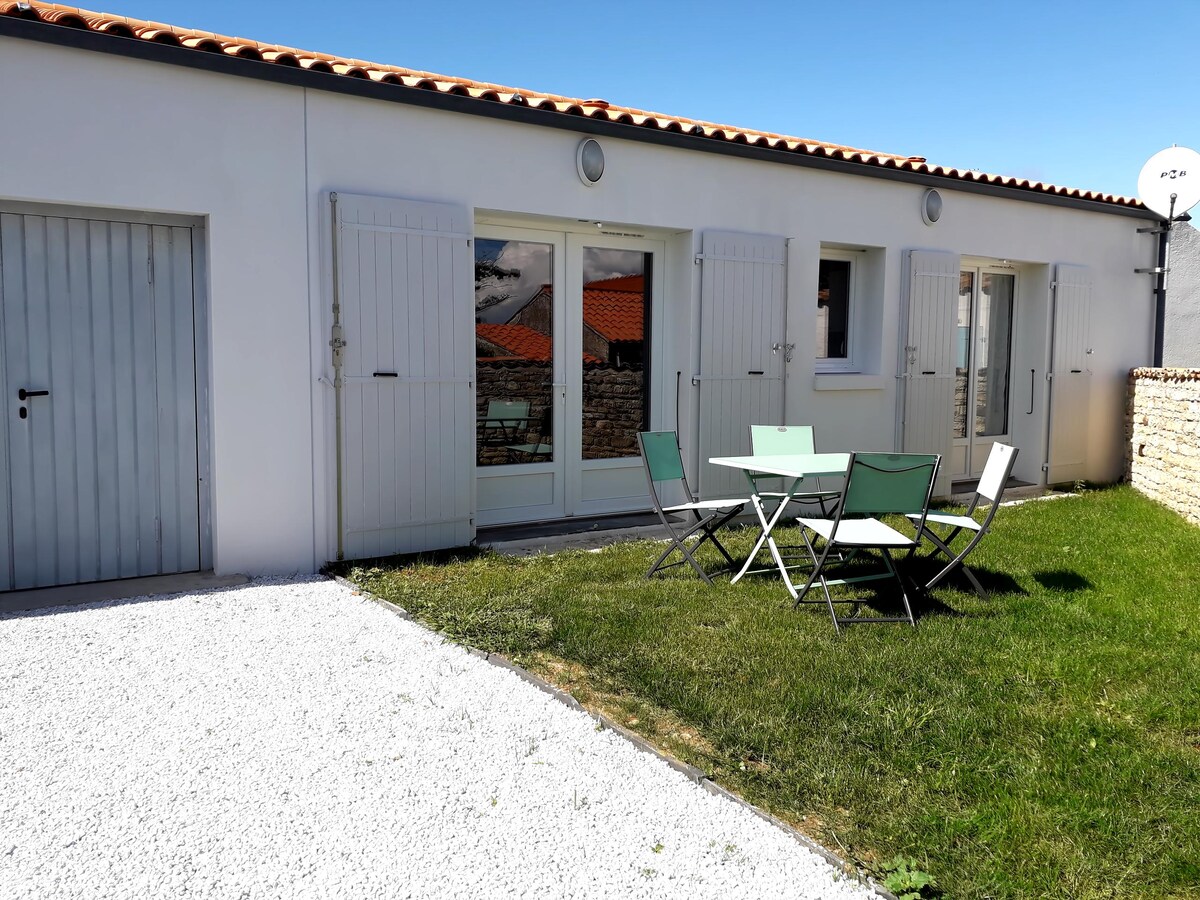 Top Airbnb: Village house, 74 m² with garden, 4 people. a Saint Georges D'oléron