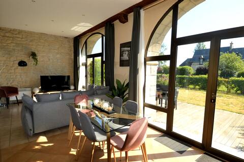 Heart of Omaha - Bright cosy flat & private garden