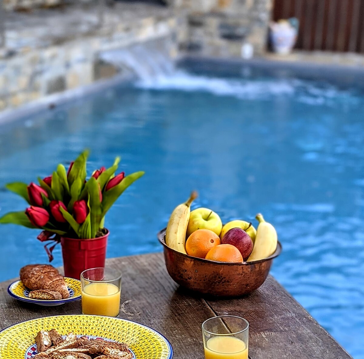 Annuncio Airbnb popolare: Hist Apt w/Pool 5 Min. car from Sea 008052 LT 0286 a San Bartolomeo Al Mare