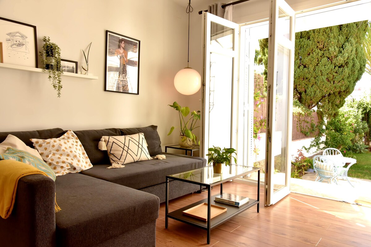 Top performing Airbnb: A lovely place next to Pedregalejo beaches in Pedregalejo