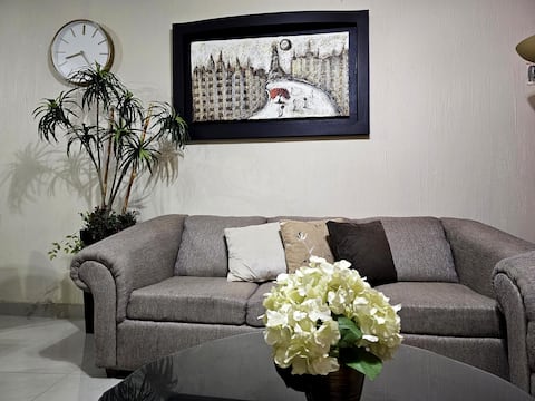 Casa Quintanar, Centrica, Wifi, Clean, 2 Cochera