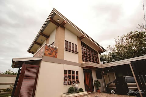 Bagasbas House 5-10 minutes walk to beach