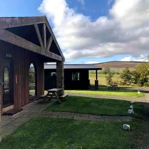 Lovely lodge in Coquetdale with views from terrace