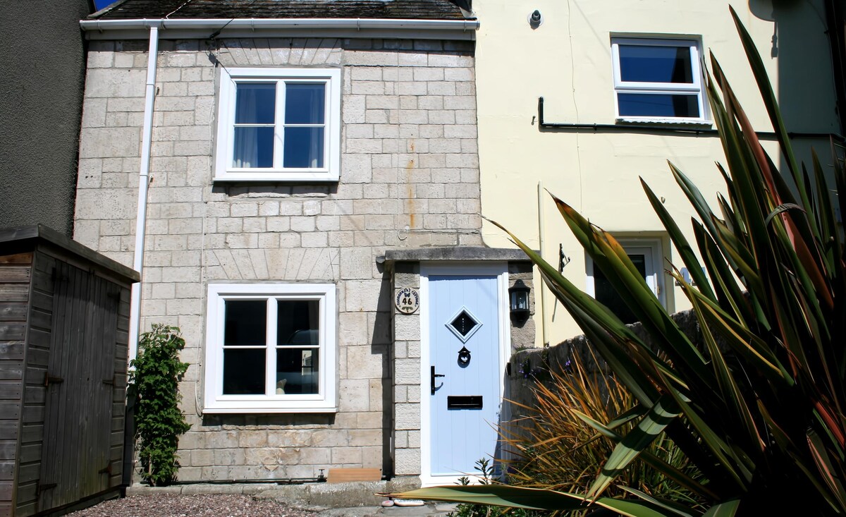 Top Airbnb: Character cottage with sea views and parking in Portland