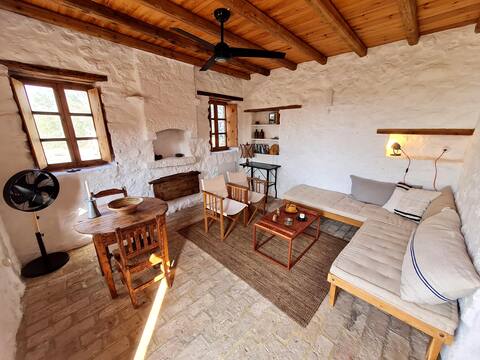 Stone house with sea view and garden