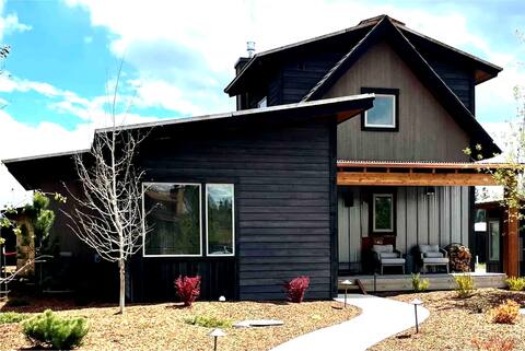Golfers Cottage at The Wilderness Club w/ Hot Tub