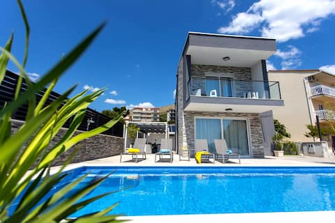 New Villa Dvori  ****