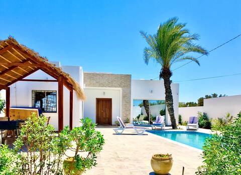 Villa Lina: Modern Pool not overlooked Djerba