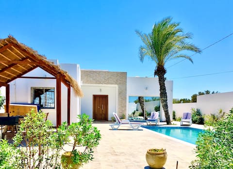 Villa Lina: Modern Pool not overlooked Djerba