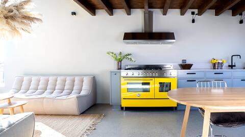 Design home neighbor with sea, forest and restaurants