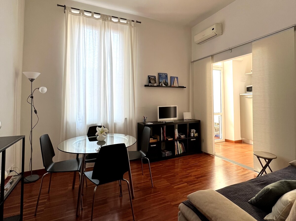 Top Airbnb: Urban Cozy Haven: Apartment Near Major Transport a Roma