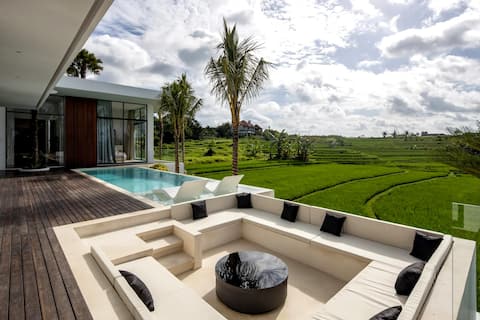 NEW Luxury 3BR, Jacuzzi Rooftop Rice Field, Staff