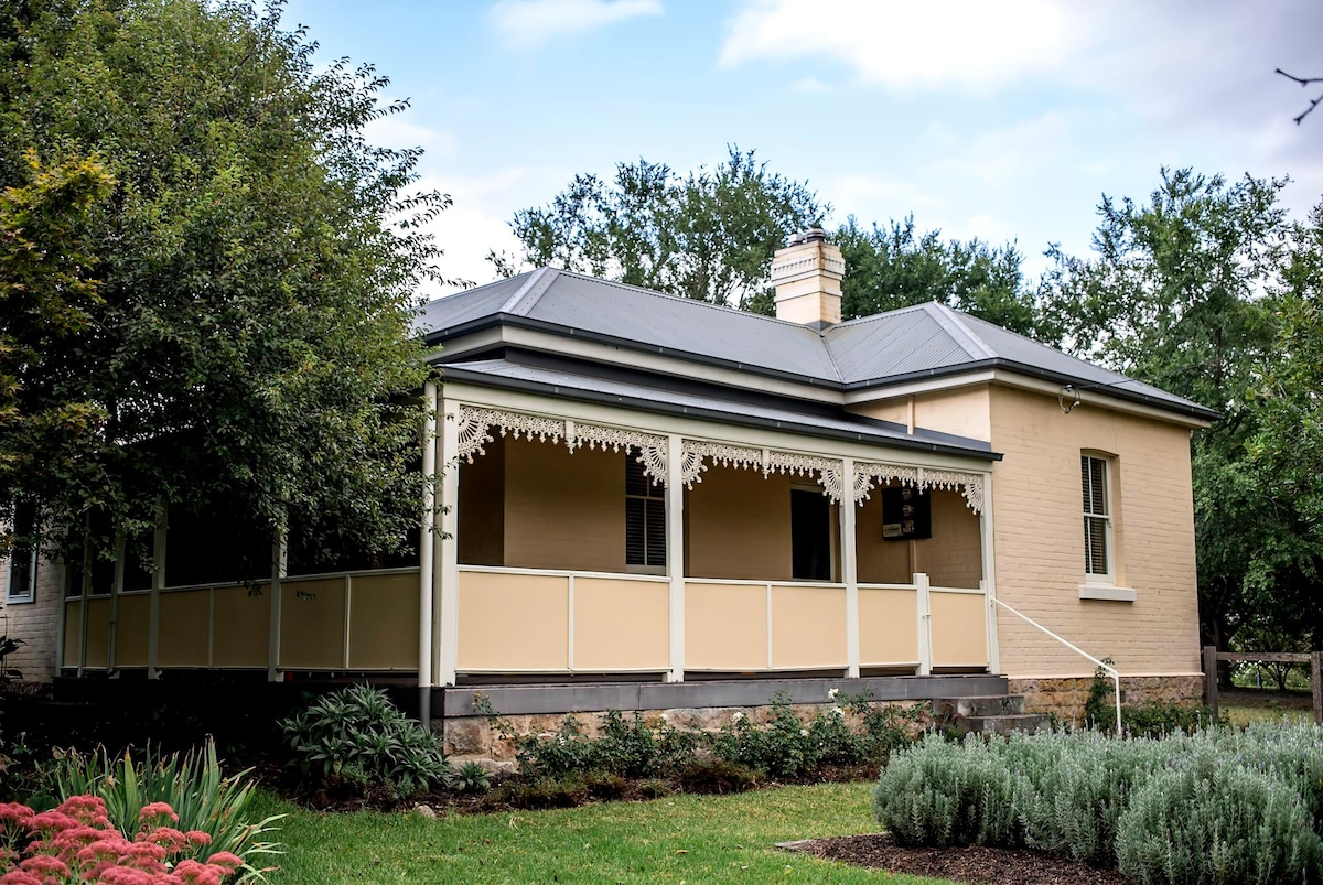 Popular Airbnb listing: Auntie Eileen's Farm Cottage in Kangaroo Valley