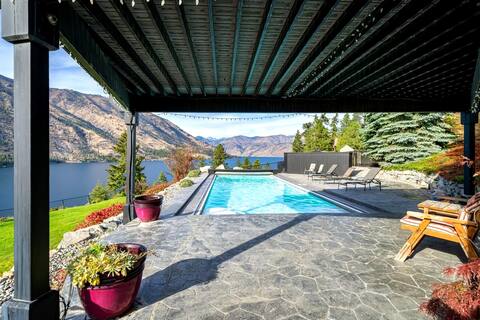Lake Chelan View Home with pool, hot tub & yard!