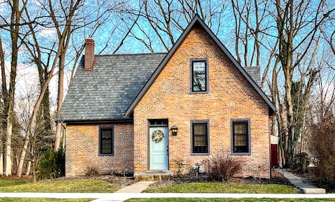 3-bed Cottage  🔸 Steps from Bucknell 🔸 River Views